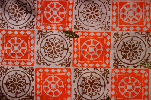 Tile pattern block printing stamp made of wood in square shape, intricate pattern fabric stamp from India for eco friendly sustainable gift - SHOP NO2CO2